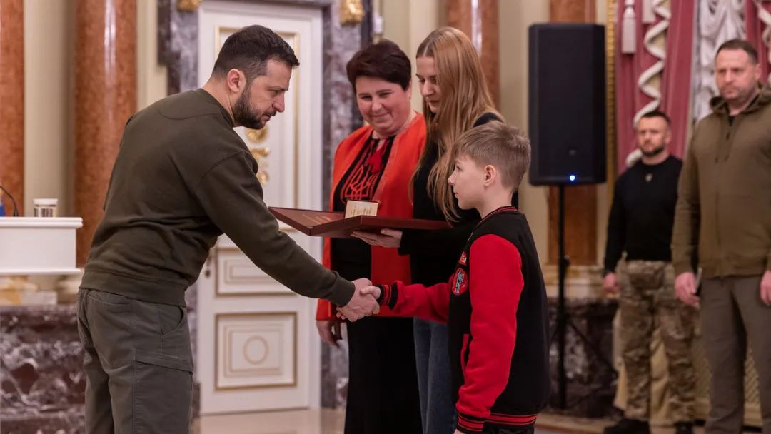 Вручення ордену "Золота зірка" сім'ї полеглого захисника