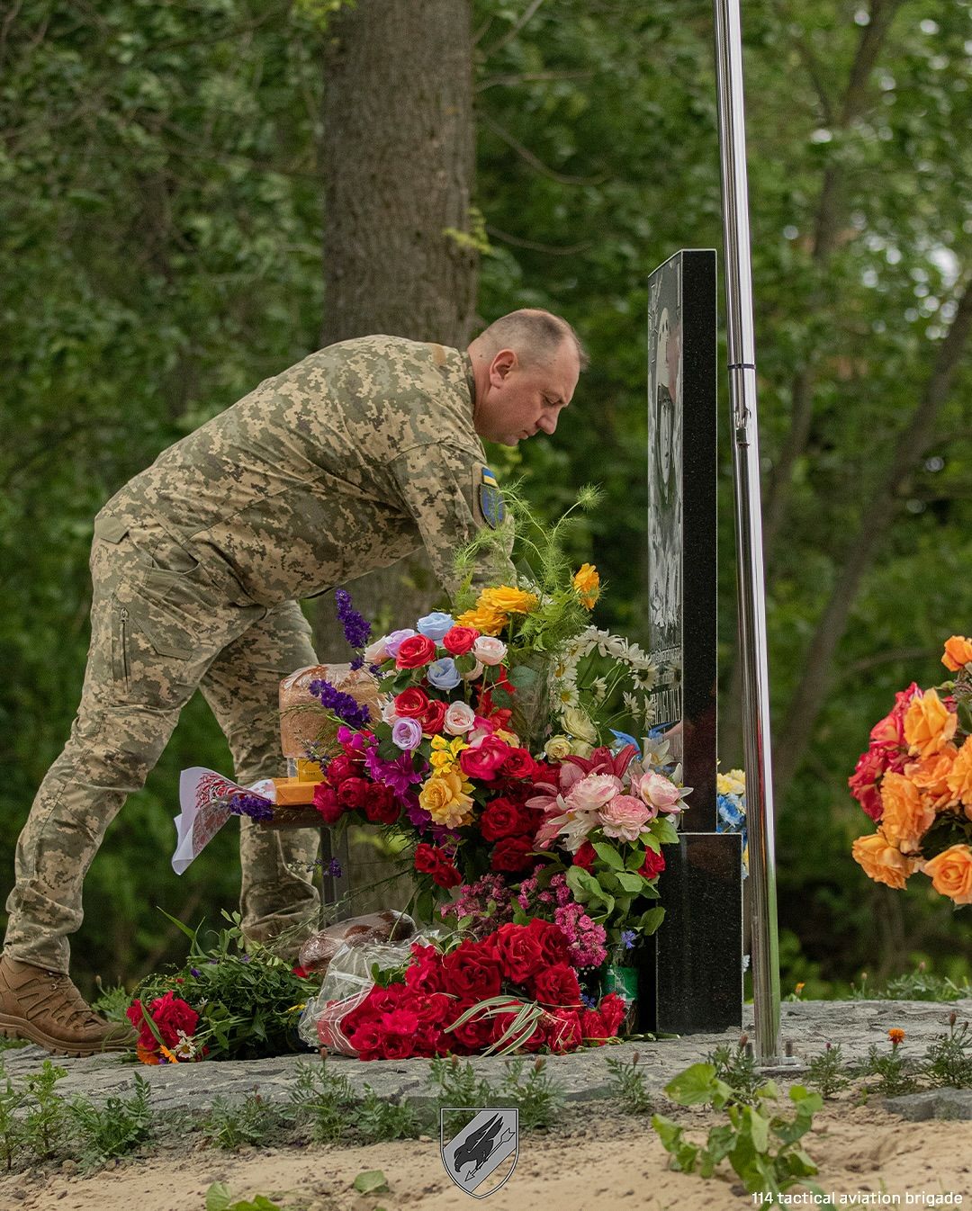 На місці загибелі льотчика з Коломийщини Степана Тарабалки відкрили меморіал 6