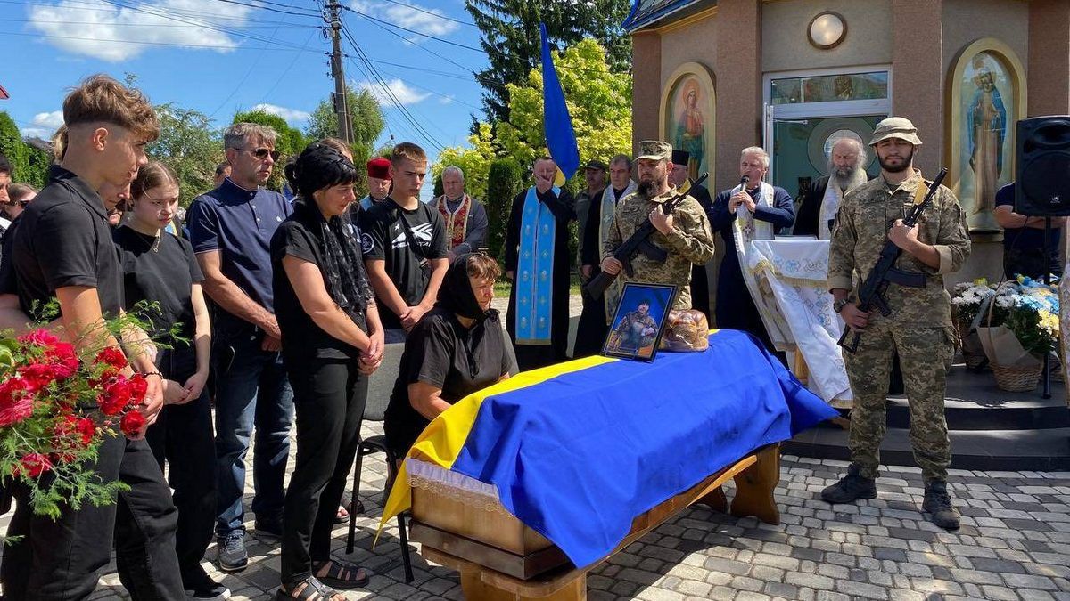 До Городенківської громади назавжди повернувся Герой Володимир Хруник
