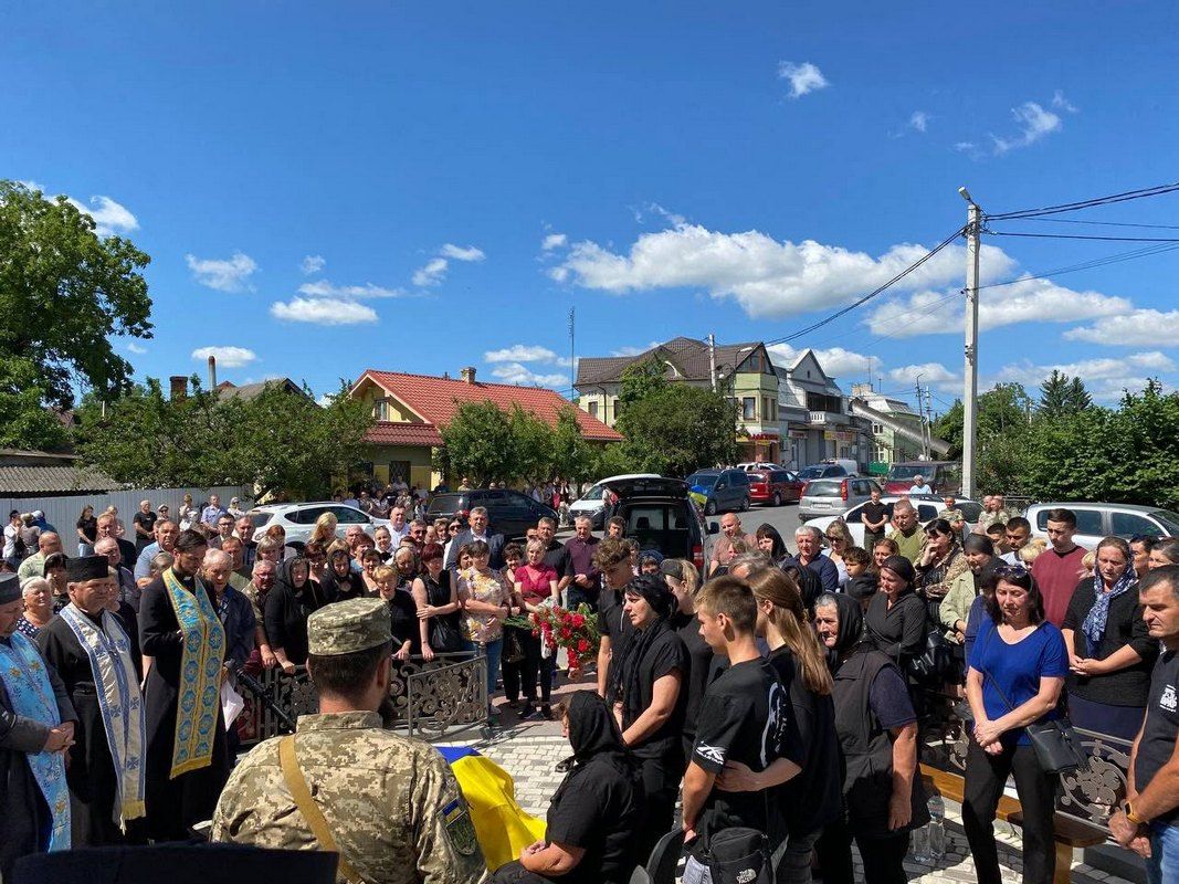 До Городенківської громади назавжди повернувся Герой Володимир Хруник 5