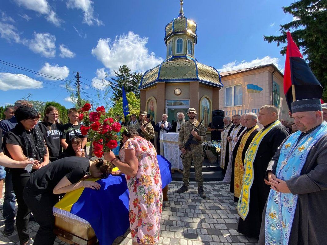 До Городенківської громади назавжди повернувся Герой Володимир Хруник 4