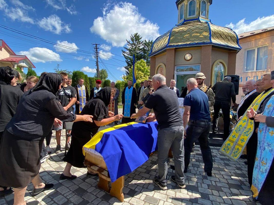 До Городенківської громади назавжди повернувся Герой Володимир Хруник 2