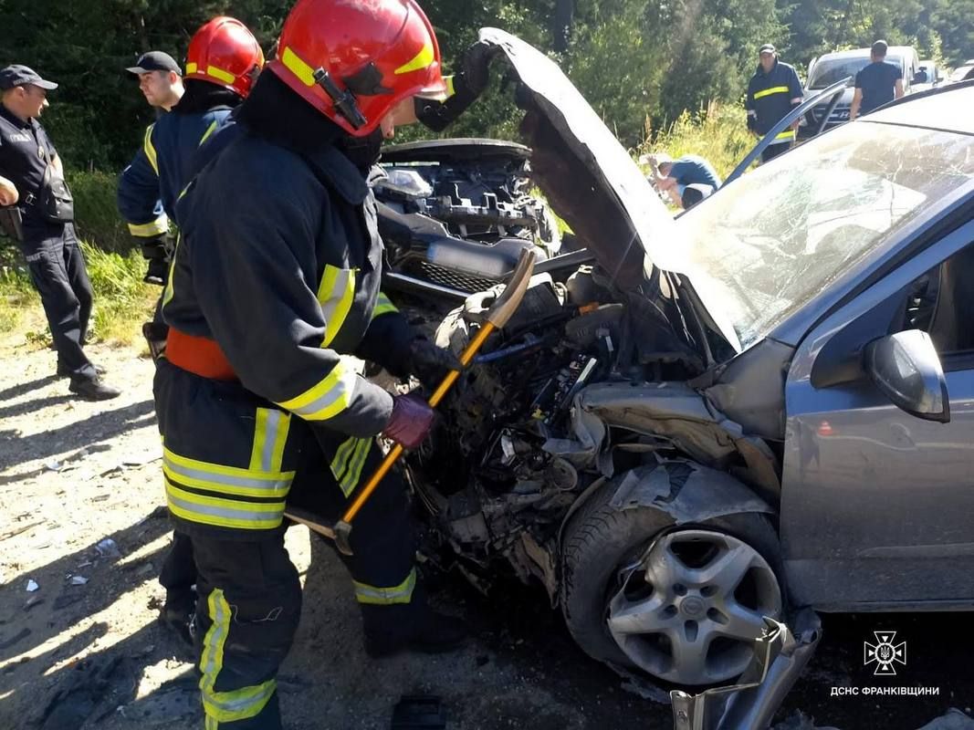 Карколомна автотроща сталася у Верховині 2