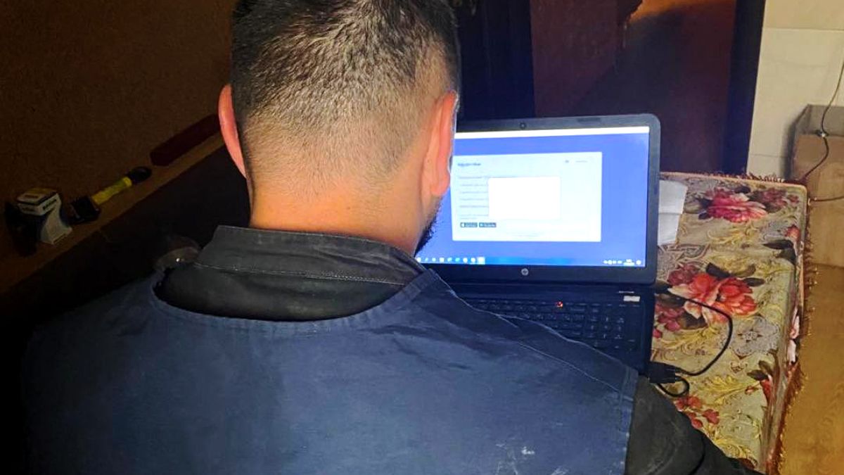 На Прикарпатті затримали шахрая, який телефонував жертвам під виглядом банківського працівника