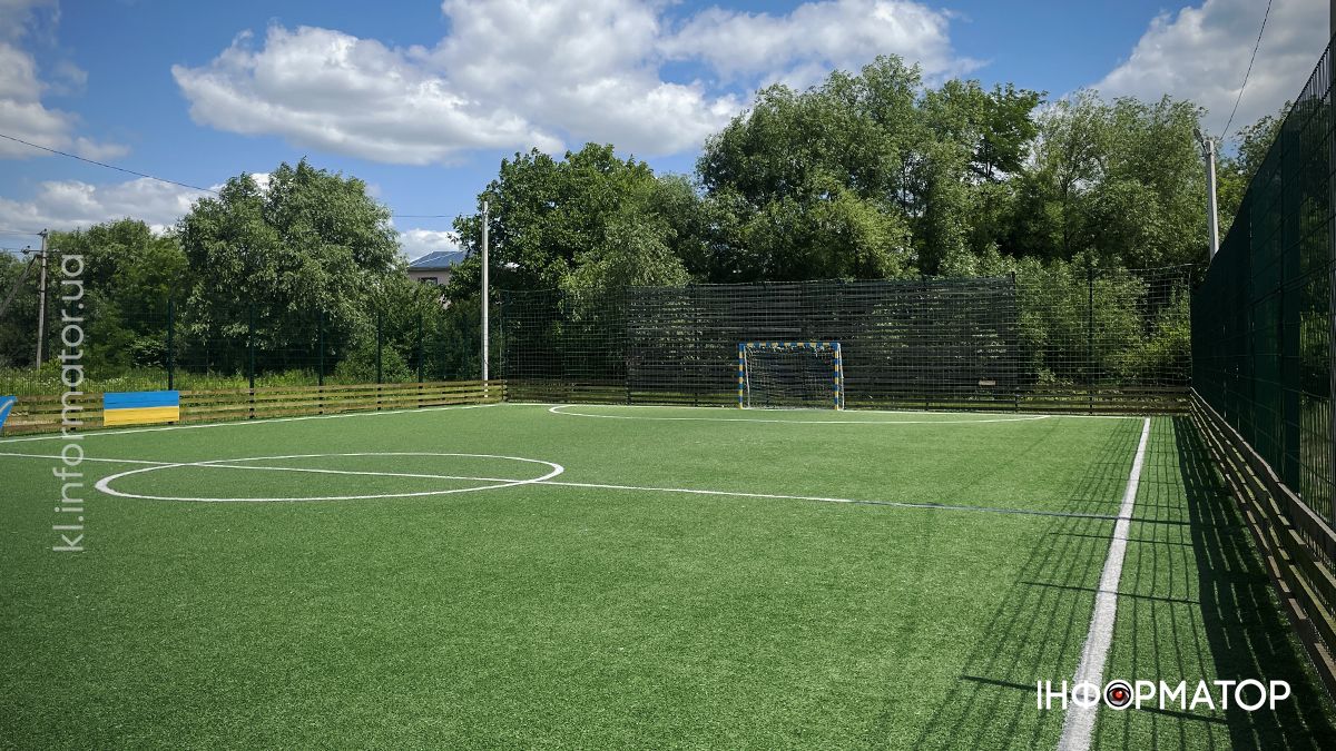 футбольні поля 9