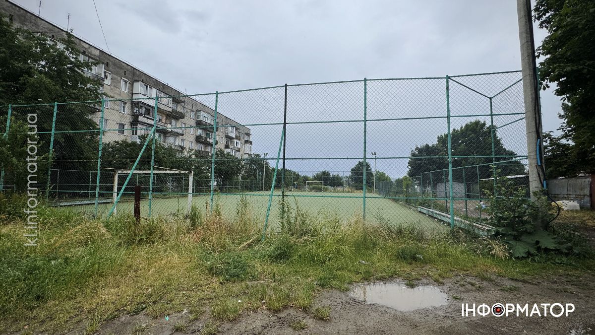 футбольні поля 6