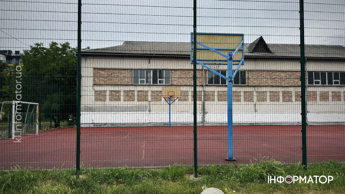 футбольні поля 5