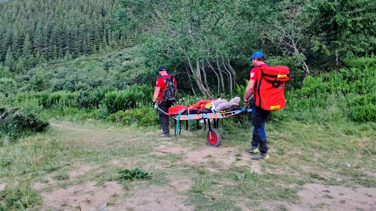 Під час мандрівки Надвірнянщиною туристка травмувала ногу 2