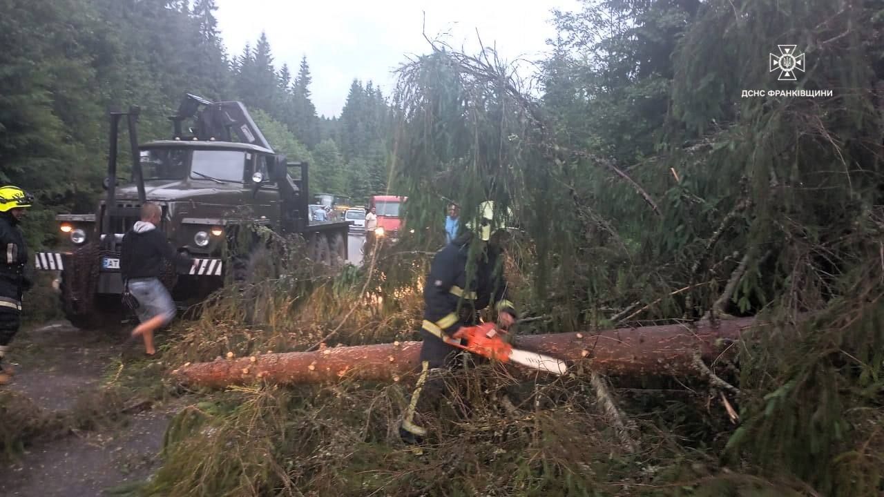 Фото: ГУ ДСНС України в Івано-Франківській області Фото: ГУ ДСНС України в Івано-Франківській області