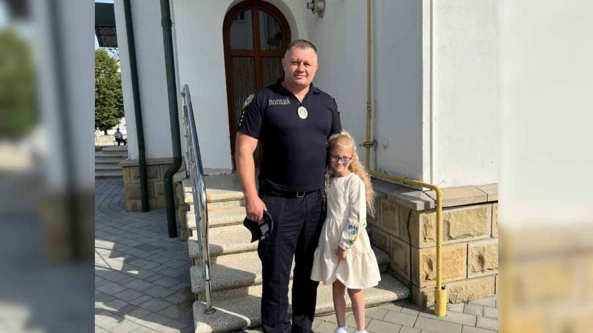 У Надвірній поліцейський врятував 6-річну дівчинку, яка подавилась цукеркою