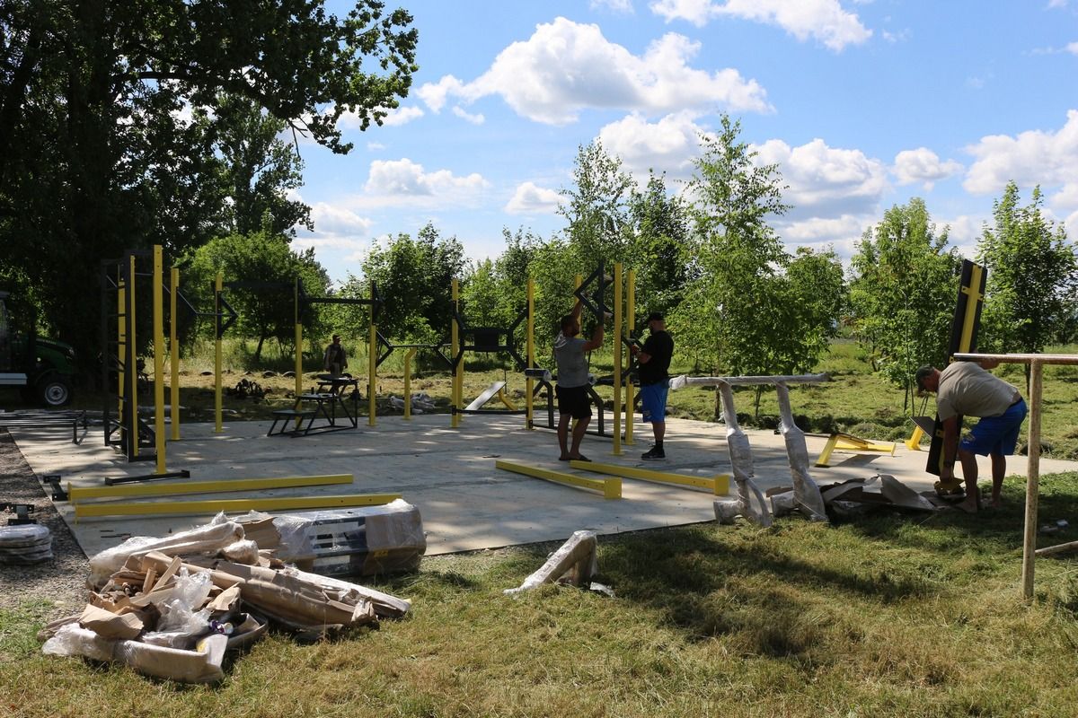 Біля Шевченківського озера в Коломиї облаштовують новий спортмайданчик для ветеранів 3