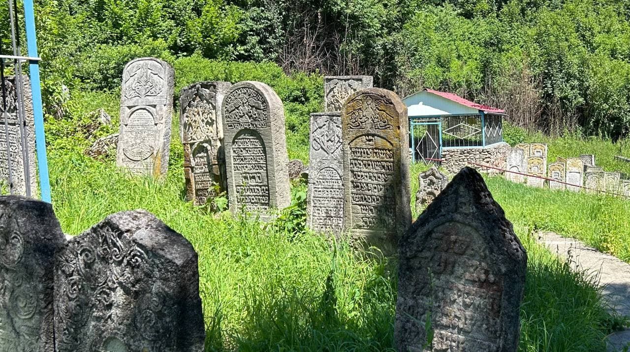Єврейський цвинтар у Косові: мовчазний свідок багатокультурної історії Гуцульщини