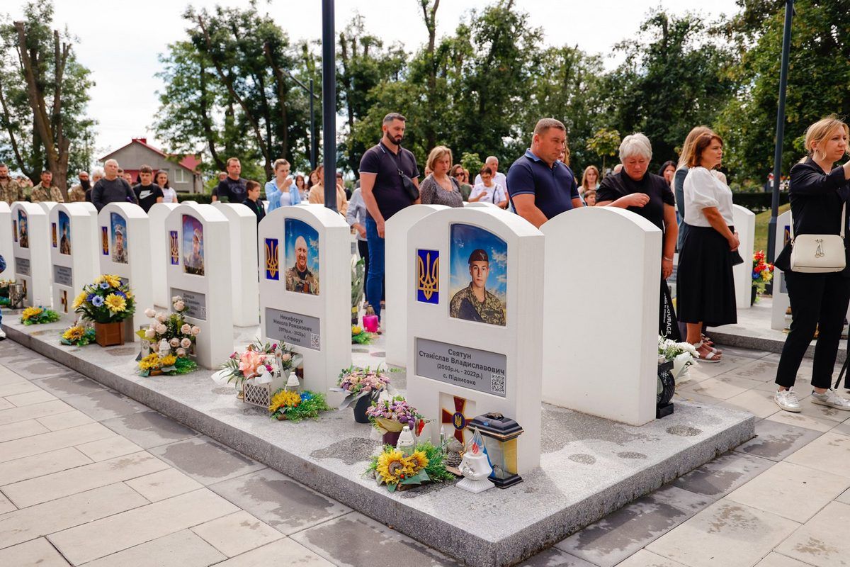 Державними та обласними нагородами відзначили полеглих захисників зі Снятинської громади 2