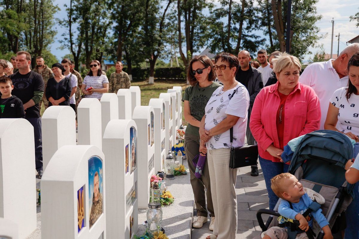 Державними та обласними нагородами відзначили полеглих захисників зі Снятинської громади 5