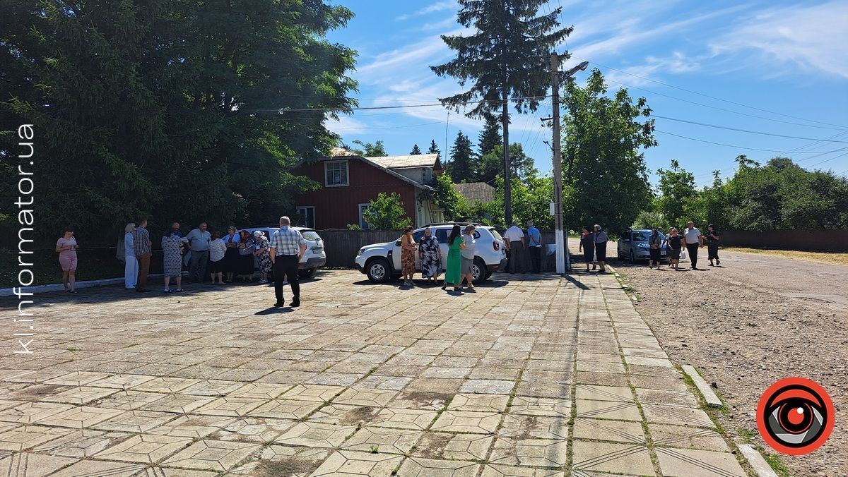 З ями в яму: мешканці села Городенківської громади добиваються ремонту дороги 2