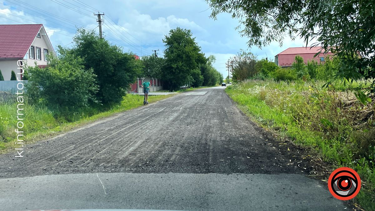 На вулиці Довбуша у Коломиї триває ремонт дорожнього покриття 2