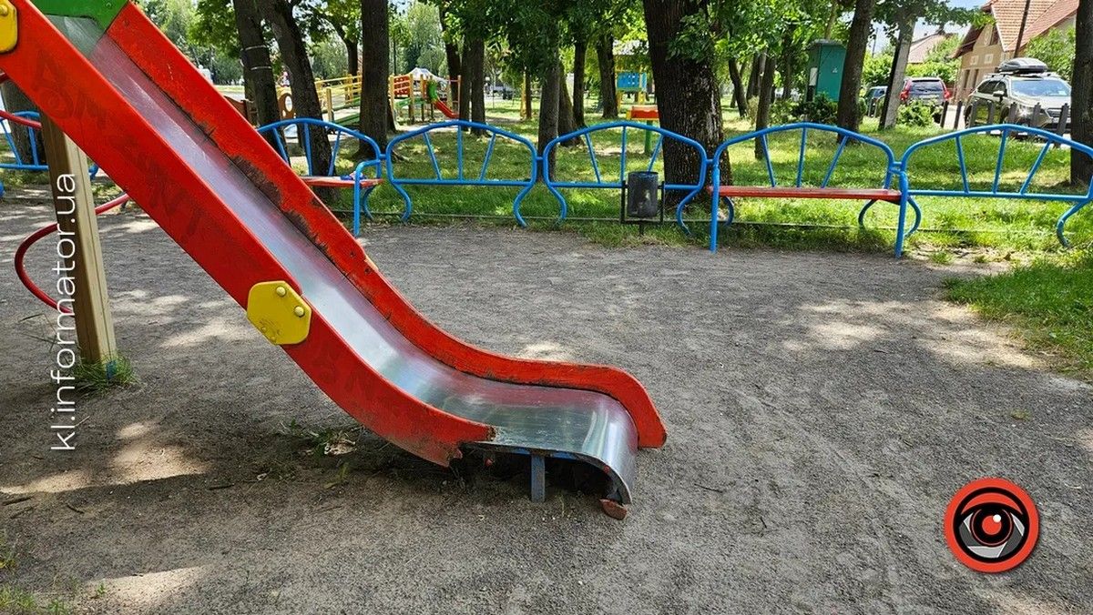 До понівеченого ігрового комплексу-корабля закуповують деталі на понад 150 тис грн 3