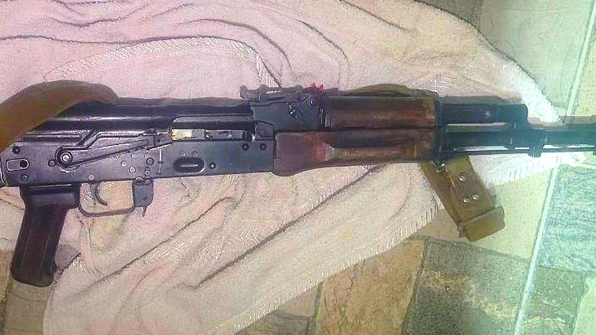 Мешканці Надвірнянщини незаконно зберігали та продавали зброю. Їх затримали правоохоронці 6