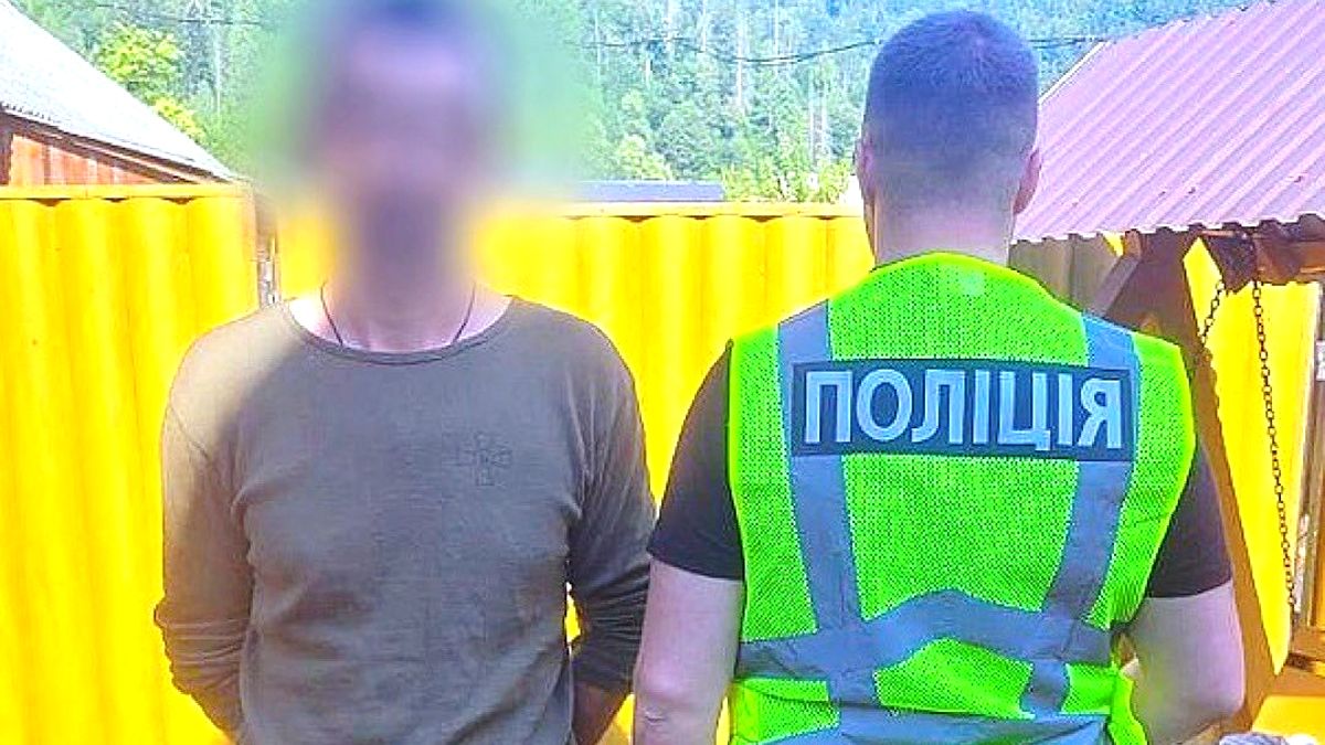 Мешканці Надвірнянщини незаконно зберігали та продавали зброю. Їх затримали правоохоронці 5