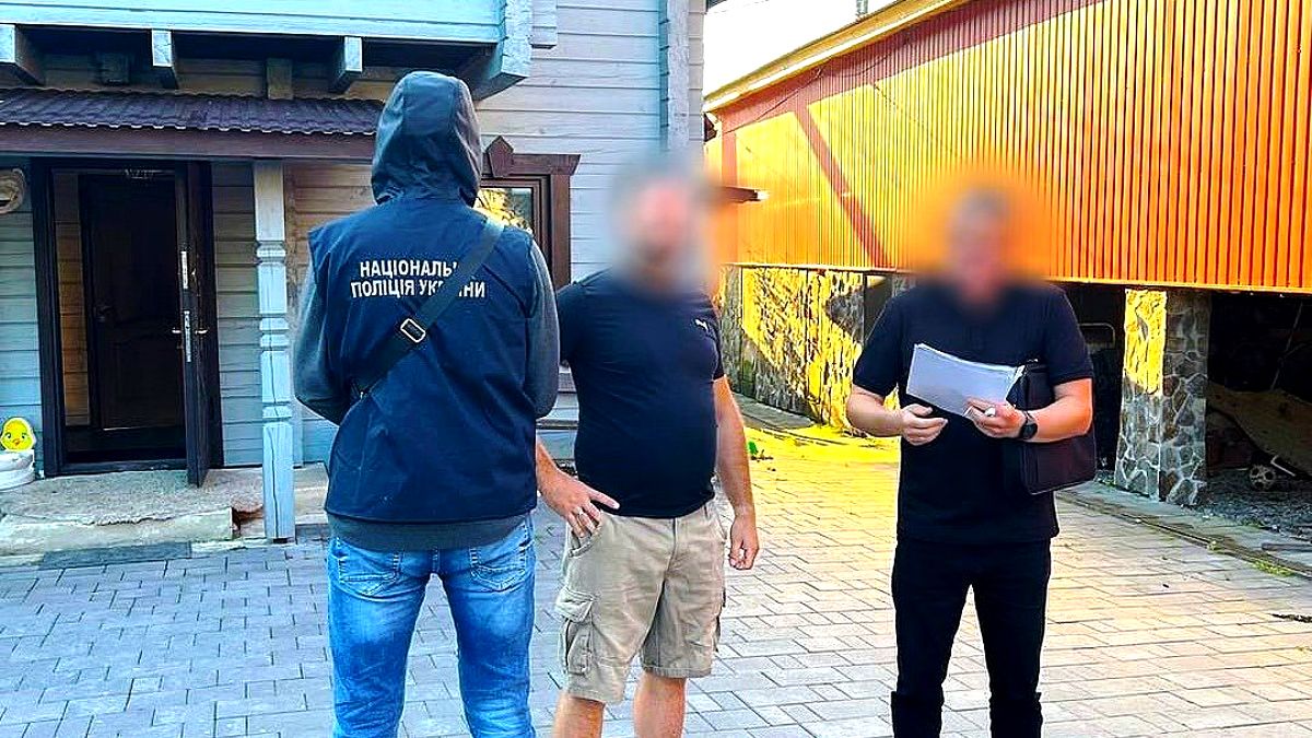 Мешканці Надвірнянщини незаконно зберігали та продавали зброю. Їх затримали правоохоронці 1