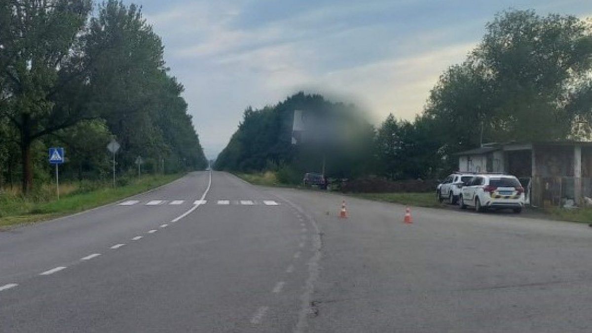 Аварія на Коломийщині: водійка злетіла в кювет і зіткнулась з бетонним блоком
