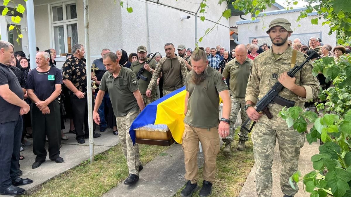 Городенківська громада попрощалась з полеглим Героєм Любомиром Козьміном