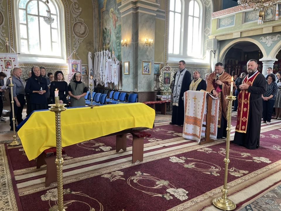 У Городенківська громада попрощалась з полеглим Героєм Любомир Козьміна 7