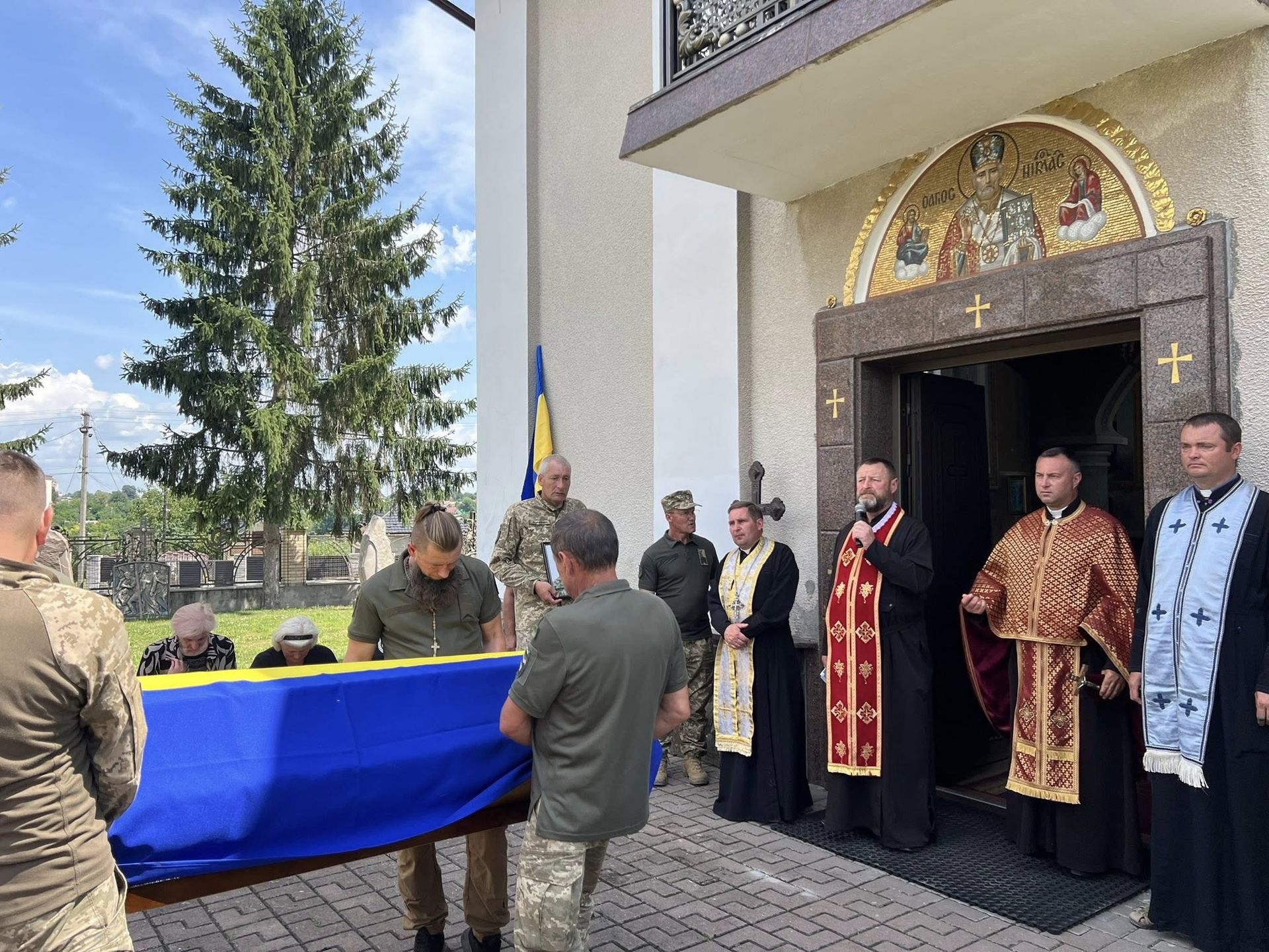 У Городенківська громада попрощалась з полеглим Героєм Любомир Козьміна 17