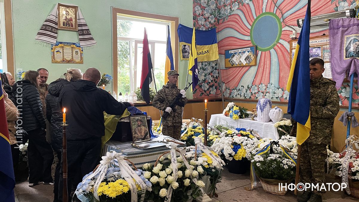 У Ценяві провели в останню дорогу полеглого Героя Андрія Томенчука 6