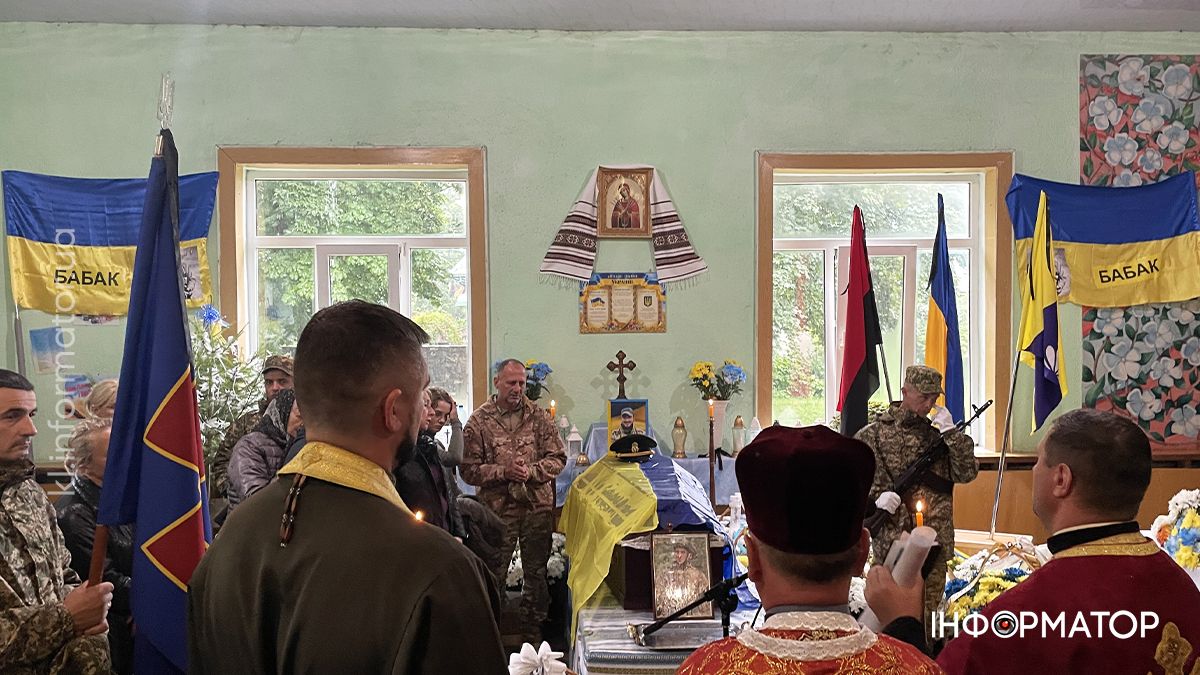 У Ценяві провели в останню дорогу полеглого Героя Андрія Томенчука 7