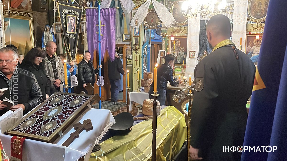 У Ценяві провели в останню дорогу полеглого Героя Андрія Томенчука 19