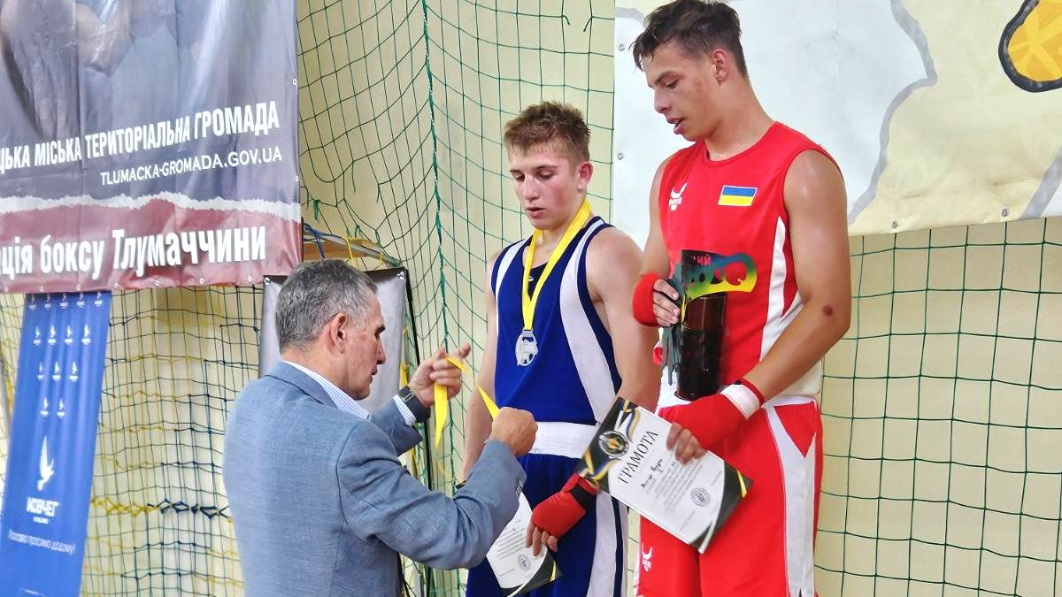 Коломийські боксери стали чемпіонами Всеукраїнського турніру з боксу. 1