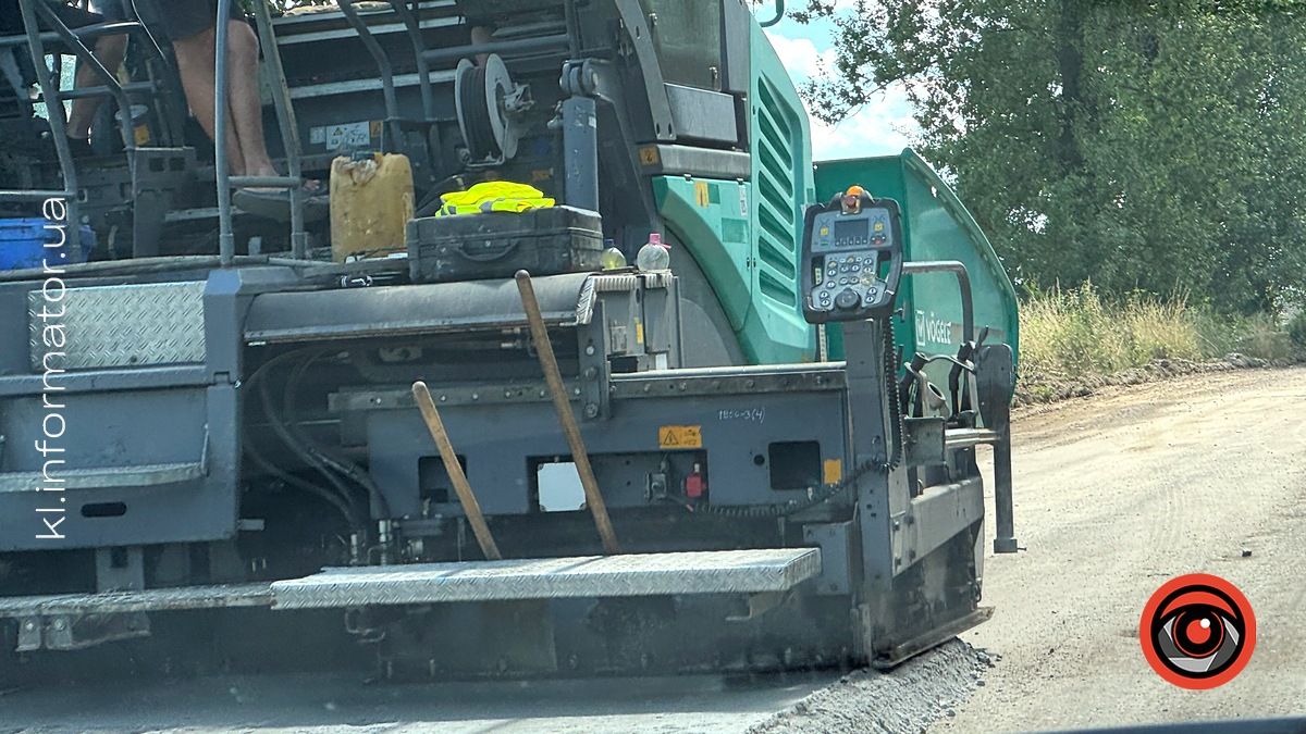 У Мишині кладуть новий асфальт: рух ускладнений 1