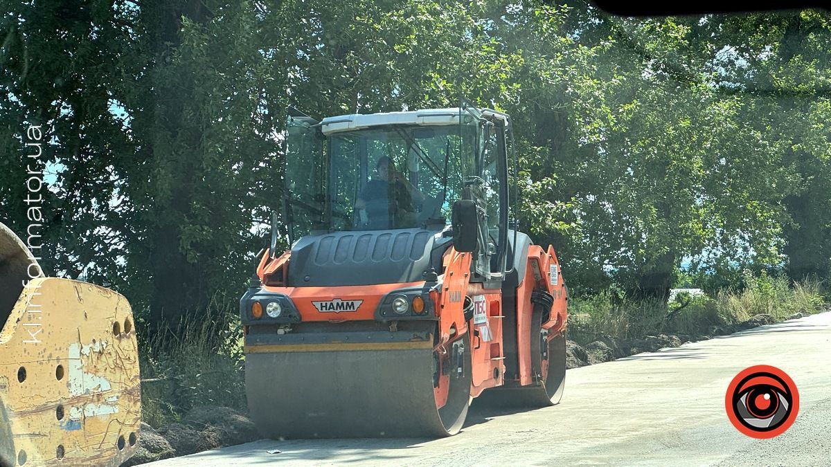 У Мишині кладуть новий асфальт: рух ускладнений 3
