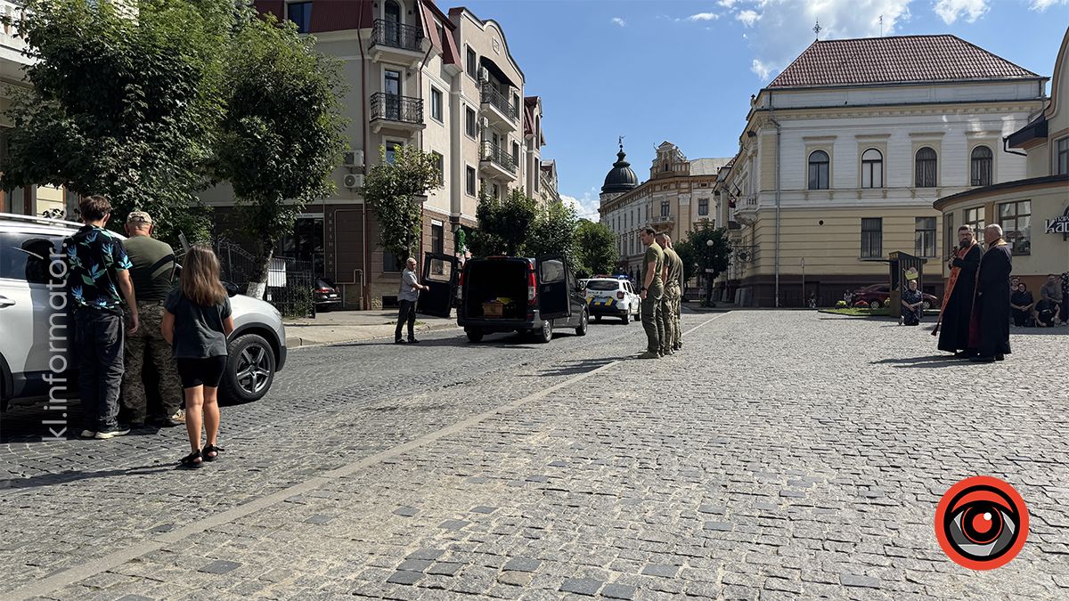 На вічний спочинок у Коломию повернувся полеглий воїн Михайло Візнюк (Івасюк) 2