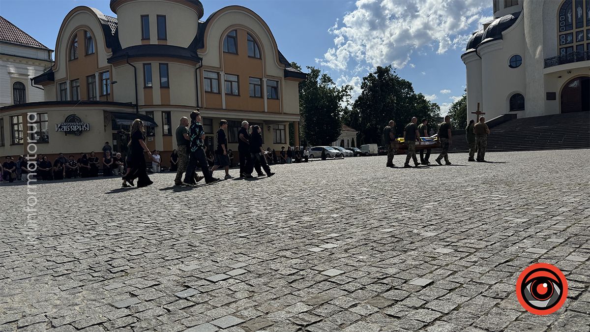 На вічний спочинок у Коломию повернувся полеглий воїн Михайло Візнюк (Івасюк) 6
