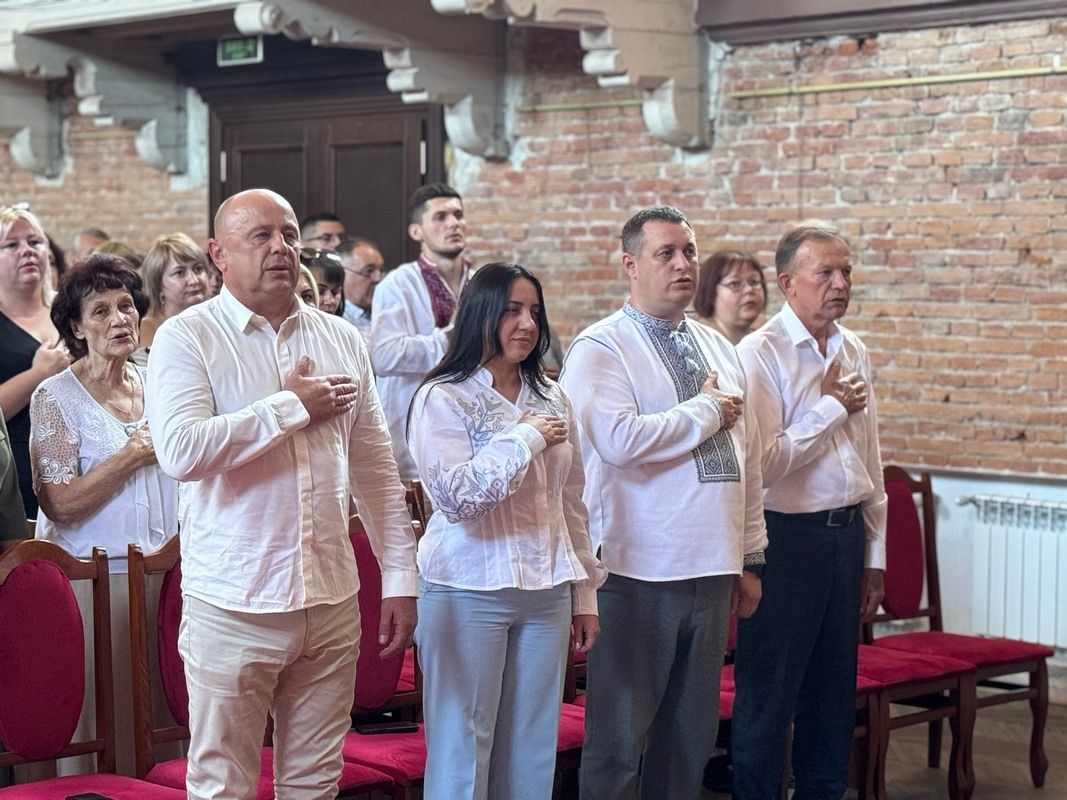 Медикам Коломийщини вручили медалі, грамоти та подяки 7