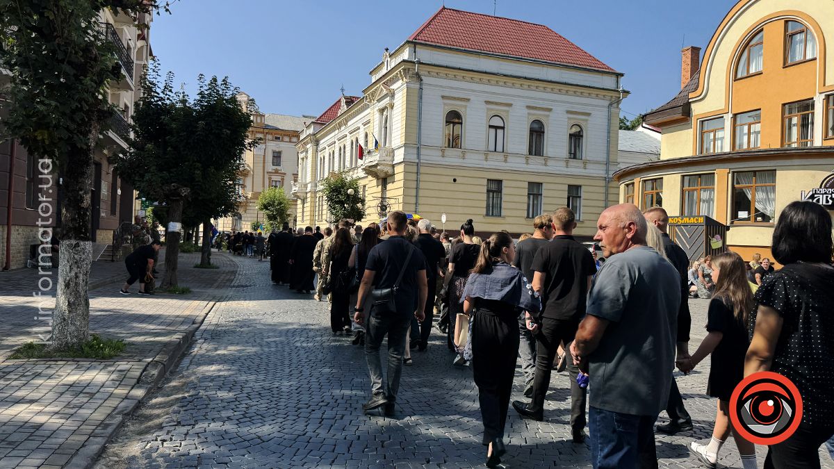 В останню путь у Коломиї провели полеглого воїна Михайла Візнюка (Івасюка) 3
