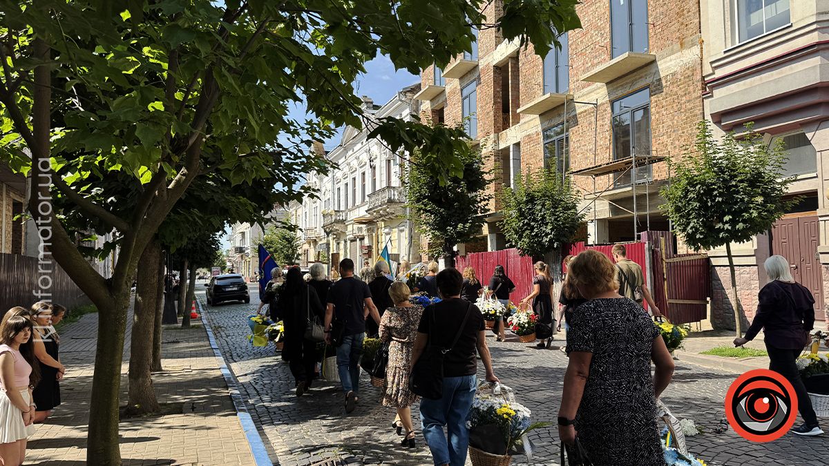 В останню путь у Коломиї провели полеглого воїна Михайла Візнюка (Івасюка) 9