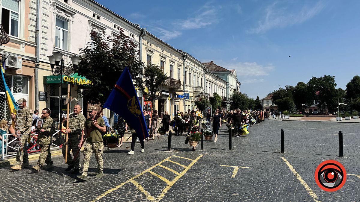В останню путь у Коломиї провели полеглого воїна Михайла Візнюка (Івасюка) 13