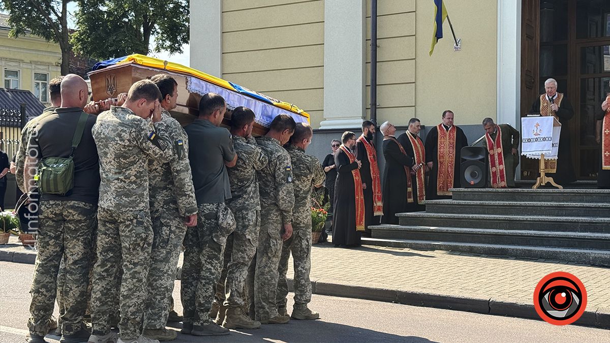 В останню путь у Коломиї провели полеглого воїна Михайла Візнюка (Івасюка) 18
