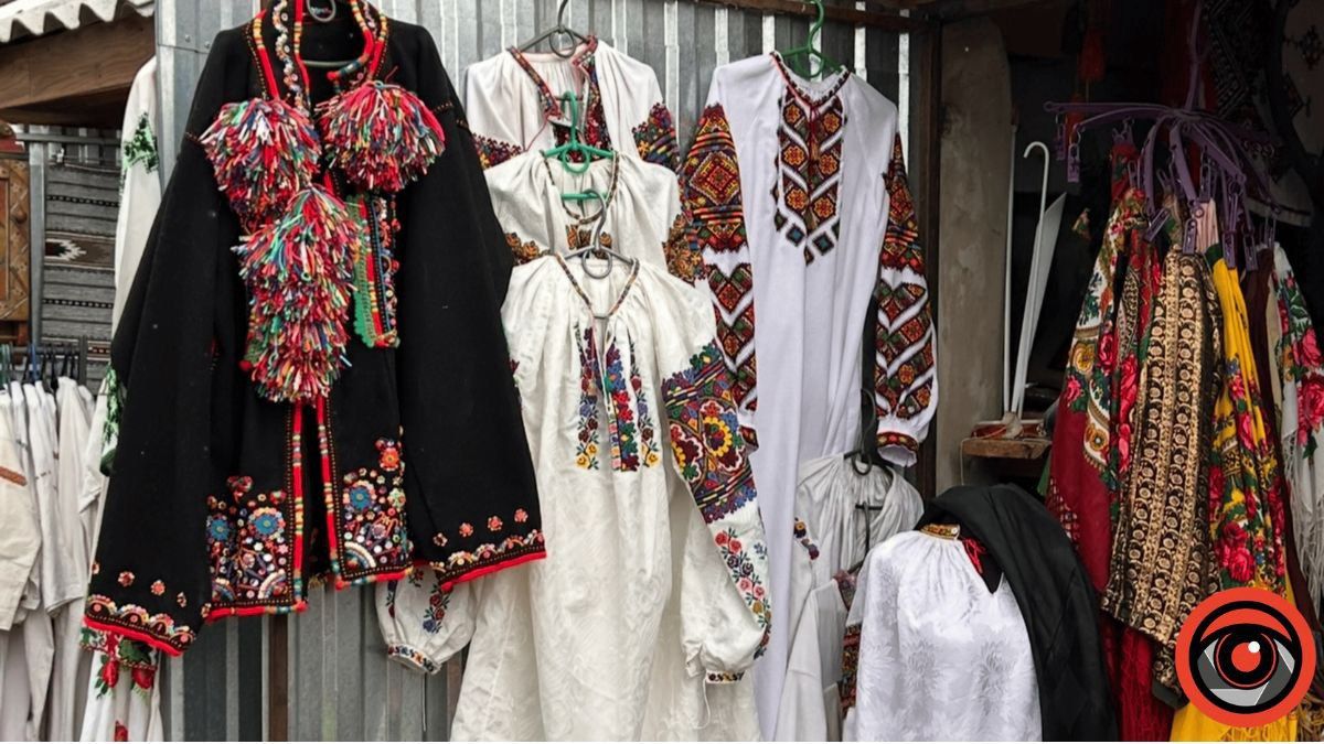 Вишиванка з Косова: які ціни на гуцульському ринку