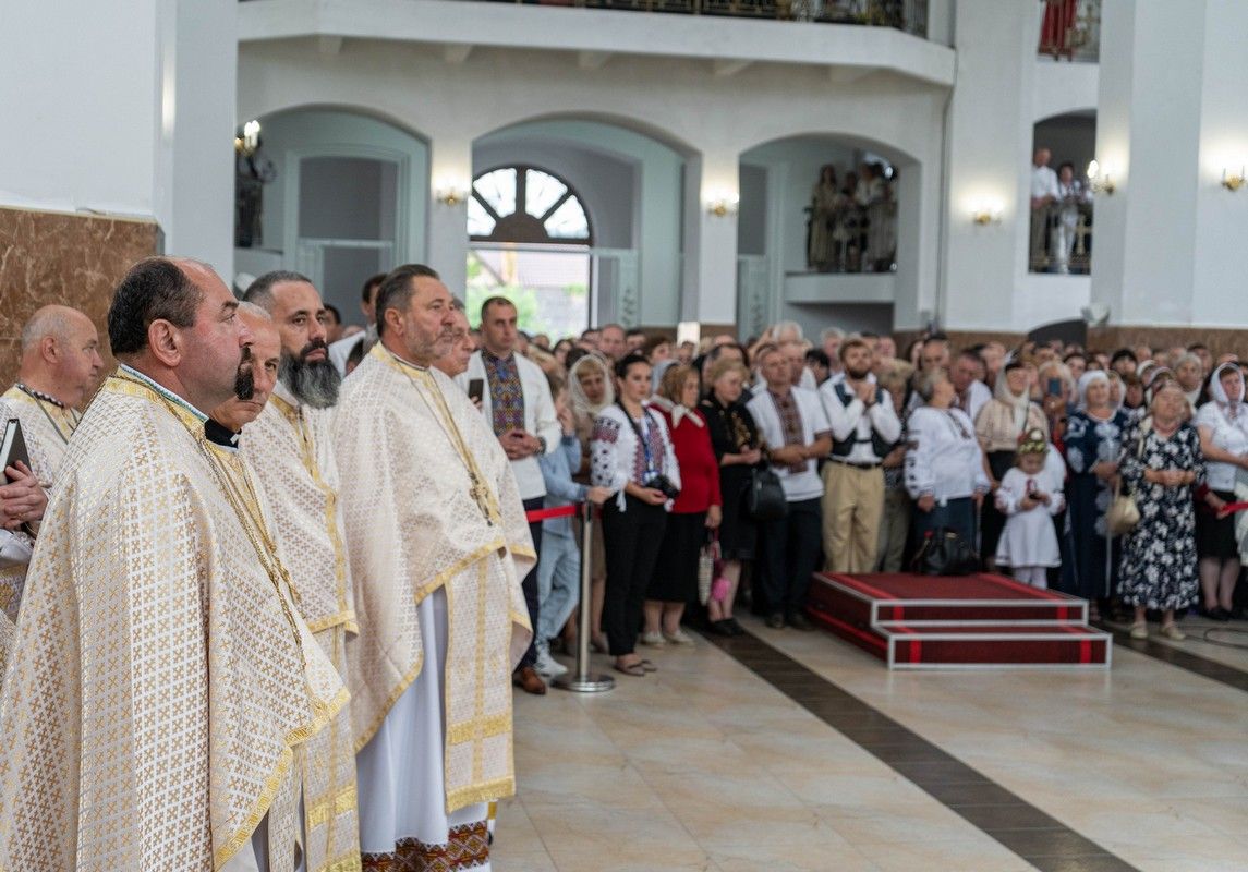 Будували 30 років: у Делятині урочисто освятили храм Всіх Святих Українського Народу 9