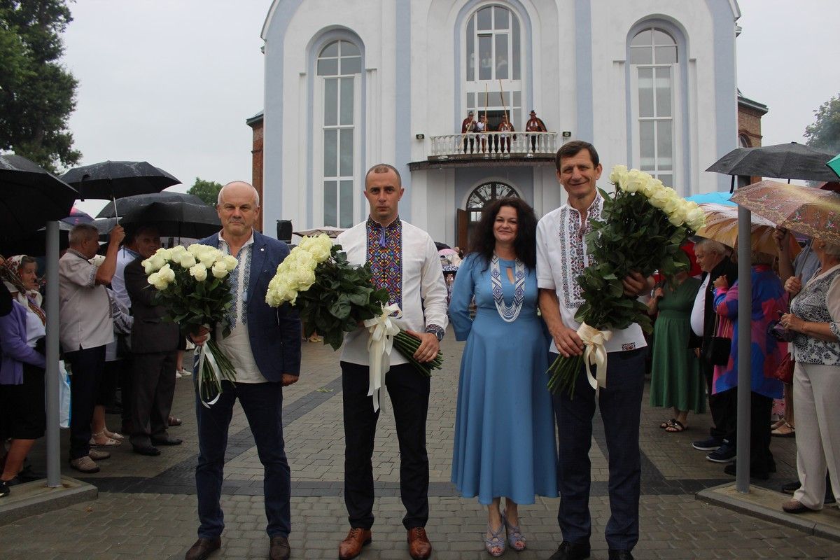 Будували 30 років: у Делятині урочисто освятили храм Всіх Святих Українського Народу 2