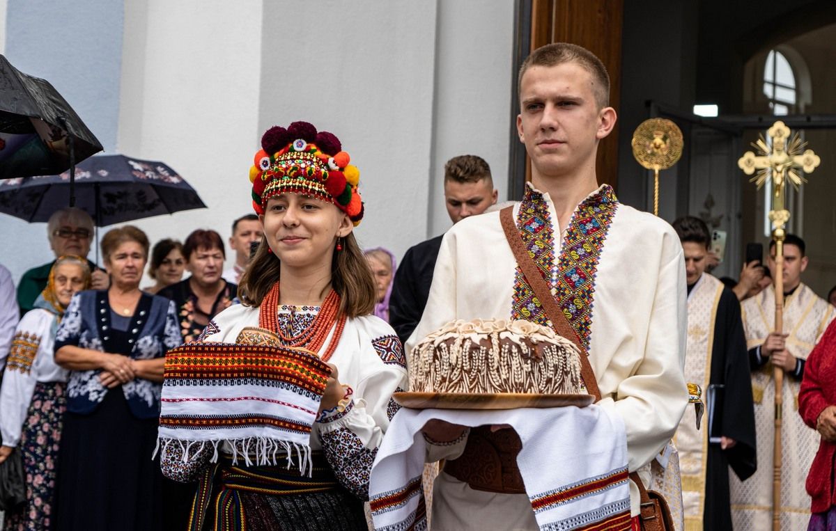 Будували 30 років: у Делятині урочисто освятили храм Всіх Святих Українського Народу 6