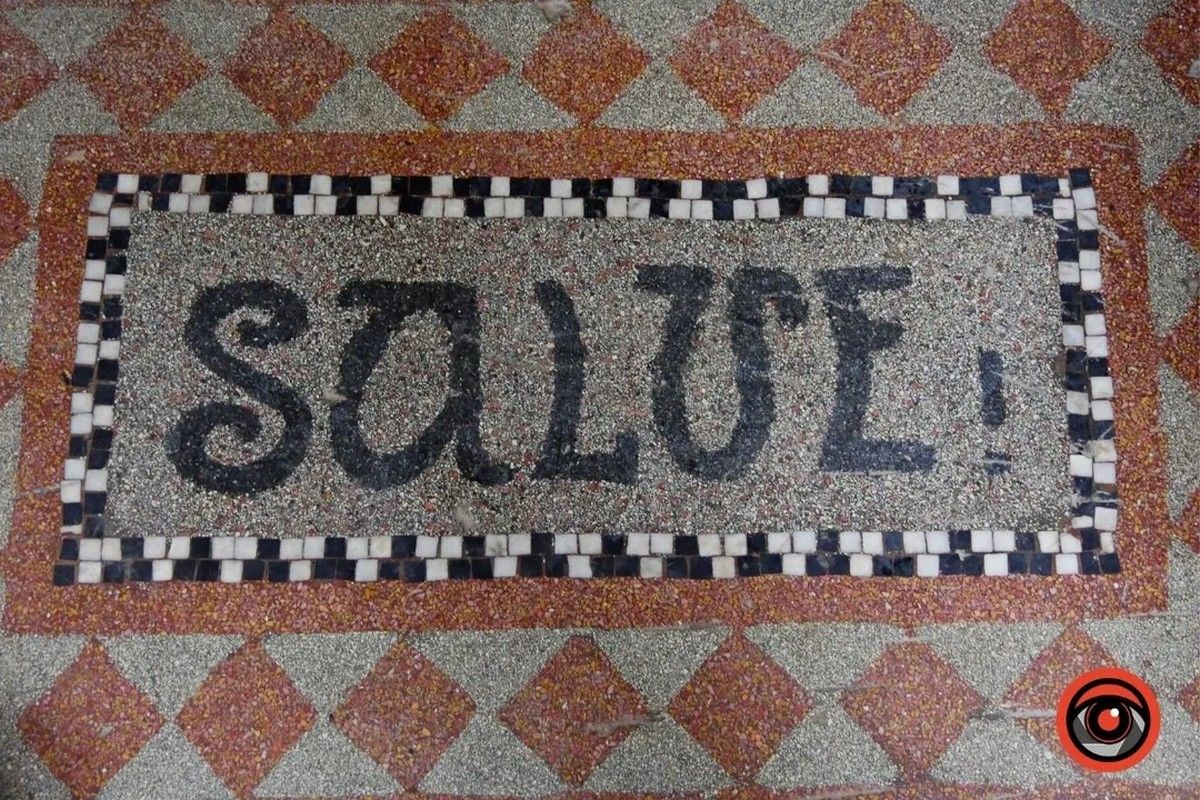 Сім'я коломийського депутата руйнує унікальний фасад будівлі в історичному середмісті 6