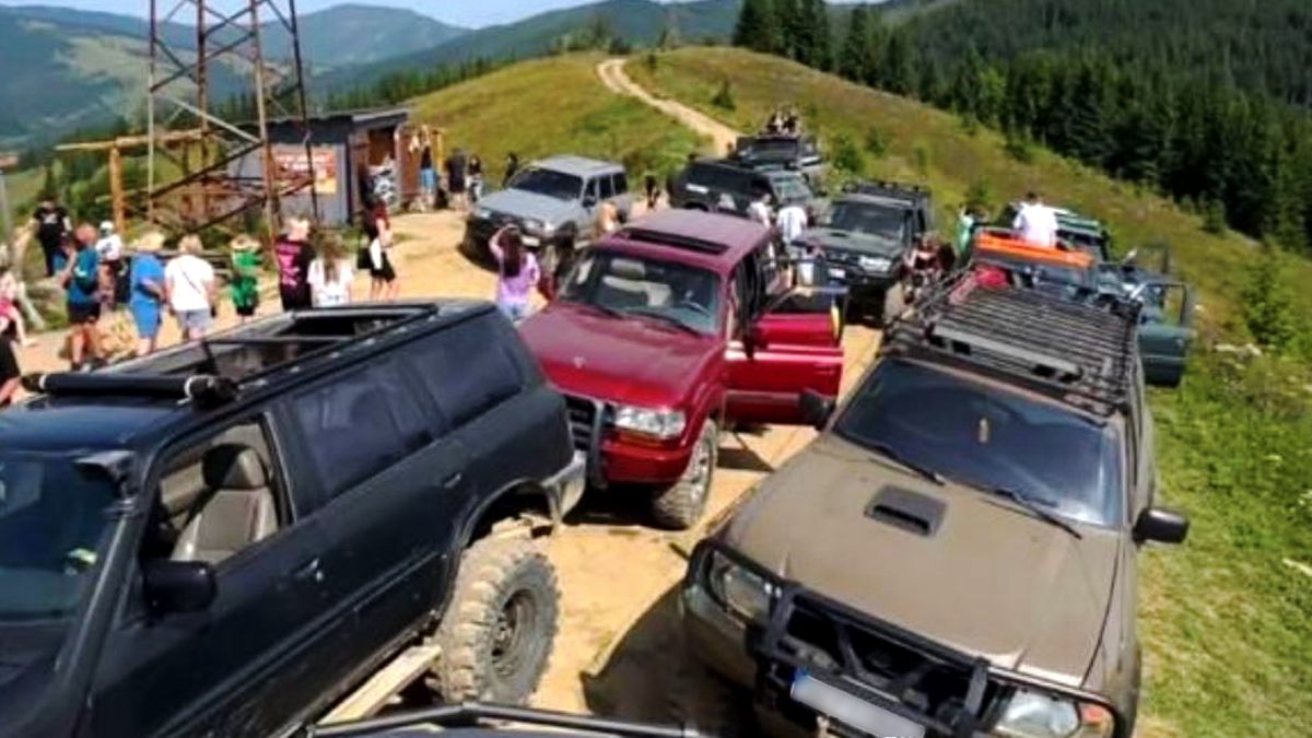 Не завжди джипінг — це порушення: екоінспекція прокоментувала ситуацію біля Великої гуцульської гойдалки