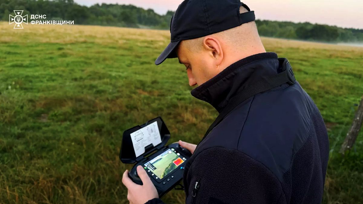 На Прикарпатті 8-річний хлопчик на велосипеді виїхав у бік лісу та не повернувся додому. Пошук дитини триває 2