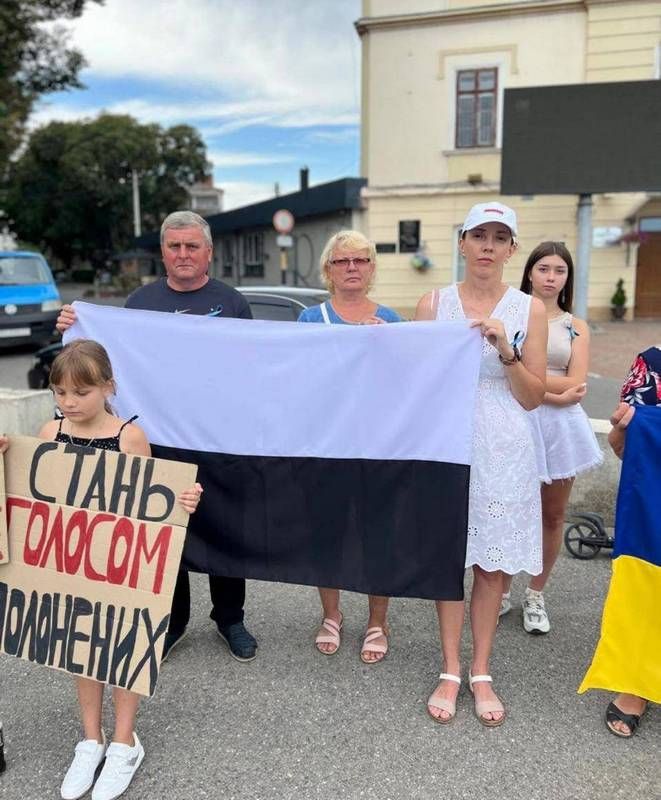 Акція на підтримку безвісти зниклих та полонених захисників вкотре відбулася у Снятині 6