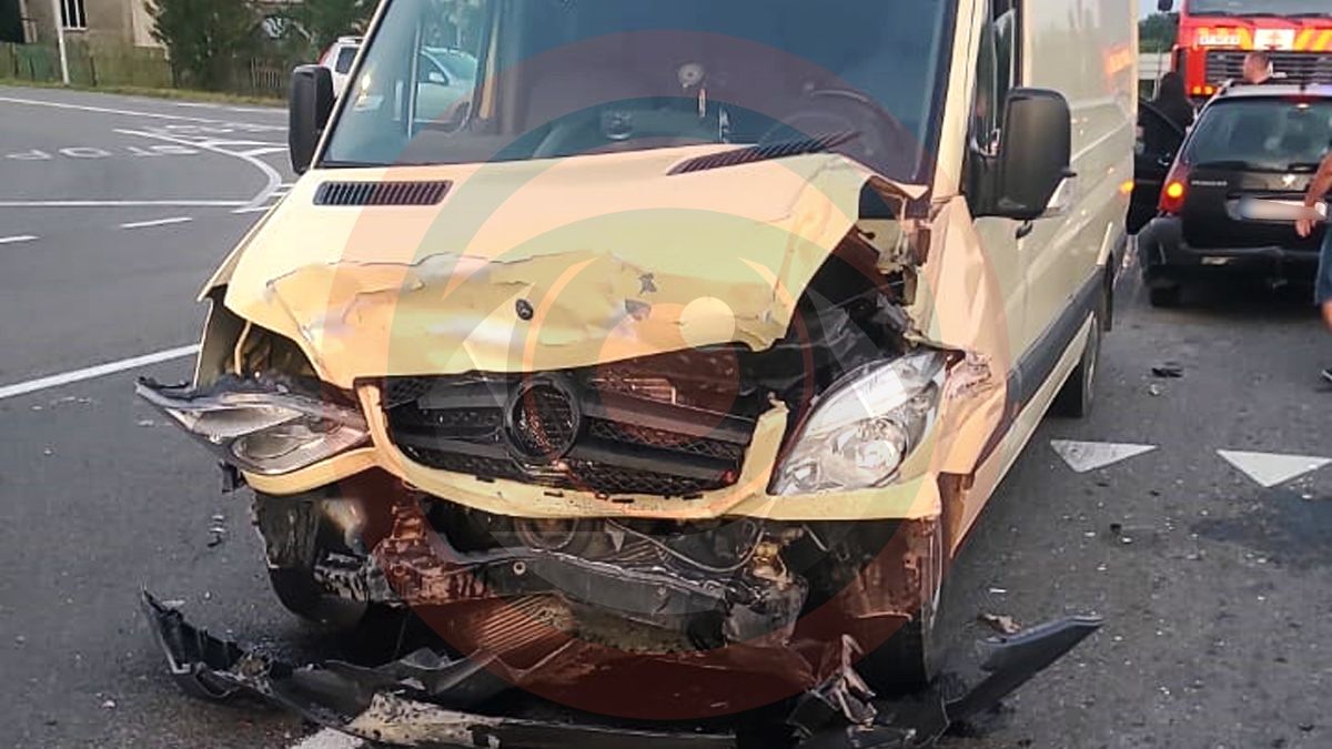 На горезвісному перехресті під Коломиєю зіткнулися три автівки 4